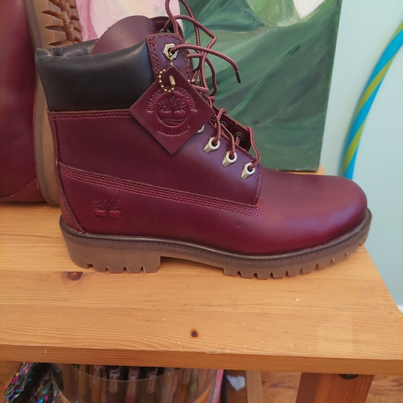 Brand new burgundy red leather timberland boots - Picture 2 of 4